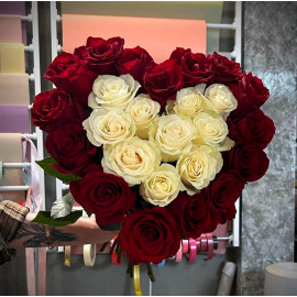 Арт. 0334. Розы 25шт букет в форме сердца Арт. 0334. Розы 25шт букет в форме сердца