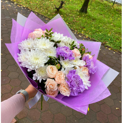 Арт. 0149. Куст. хризантема 3шт, куст.роза 3шт, диантус 3шт, фисташка 1, матовая пленка, атласная лента